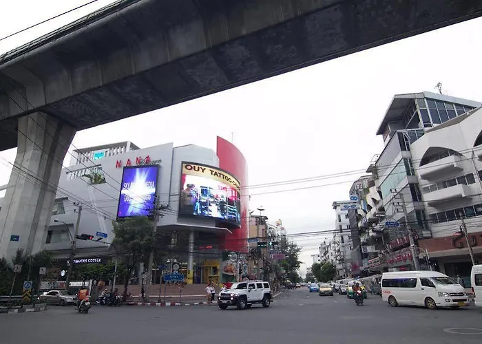Sky 2 酒店 曼谷